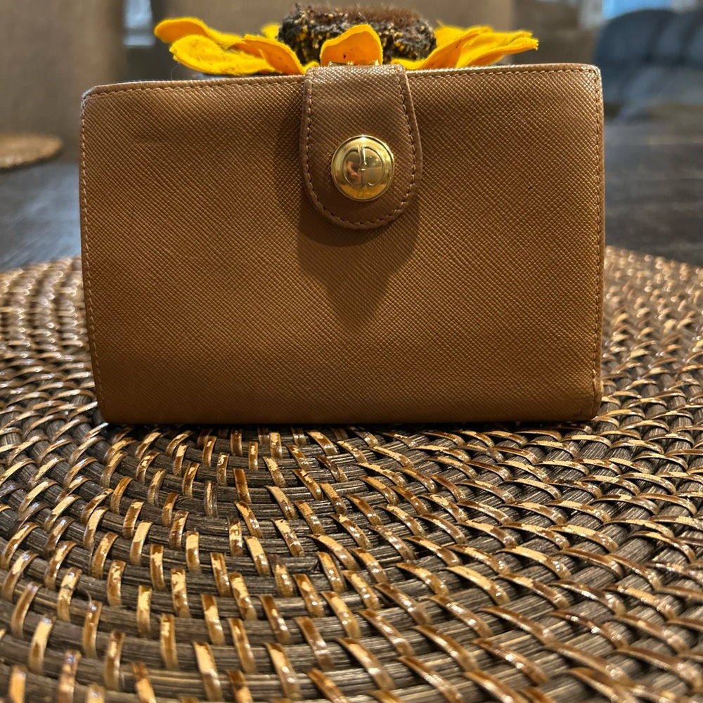 Gucci Tan GG Kiss lock Wallet